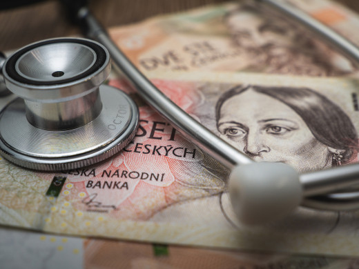 PMÚ – předběžná měsíční úhrada od zdravotních pojišťoven versus výkonová úhrada